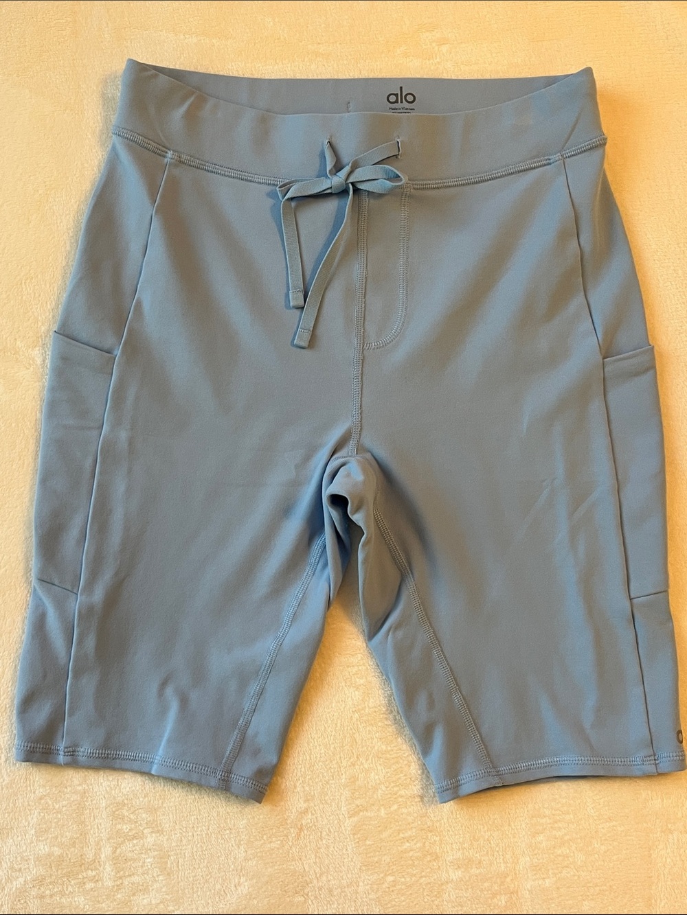 Alo Yoga Blue Athletic Bike Shorts size M 10”inseam